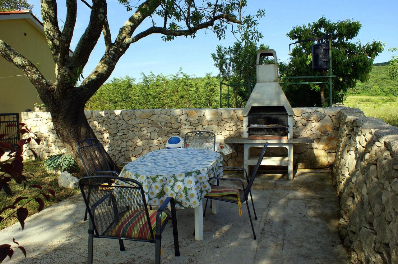 Vila House Vezo Raša Exteriér fotografie