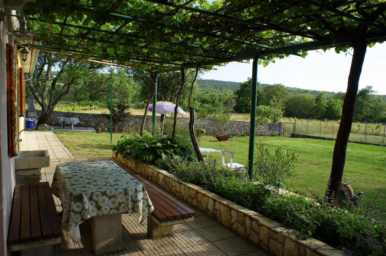 Vila House Vezo Raša Exteriér fotografie